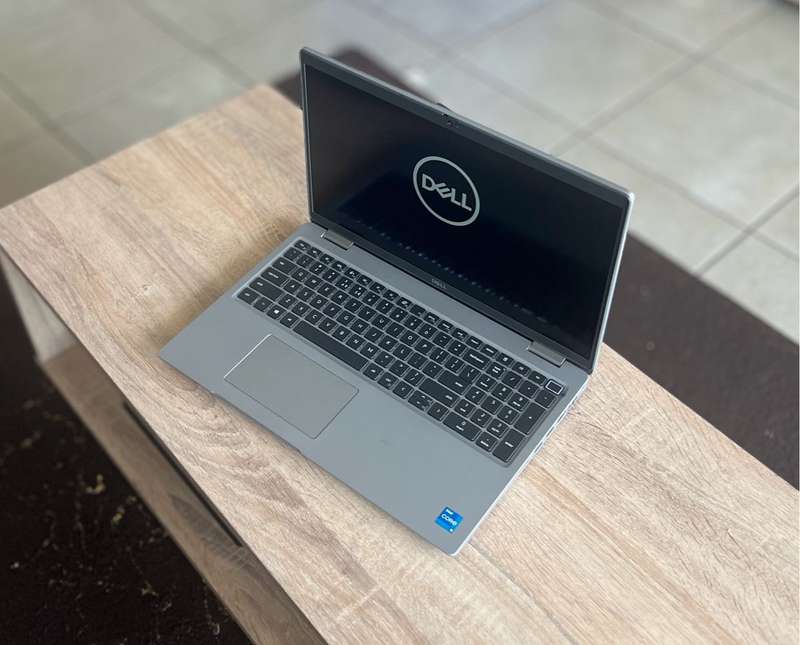 Dell Latitude 5520 , intel Core i5vPro - 1145CPU, 11th Generation