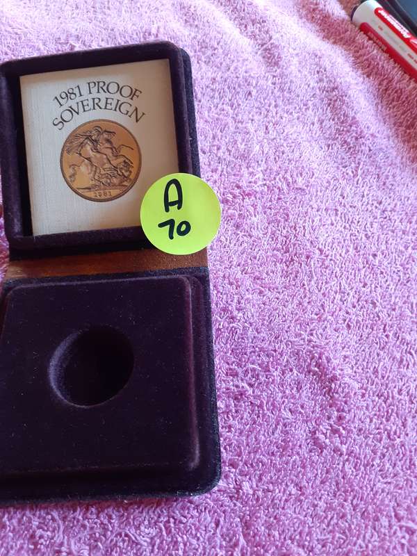 Empty Brown Coin Holder Box. Proof Sovereign Royal Mint 1981