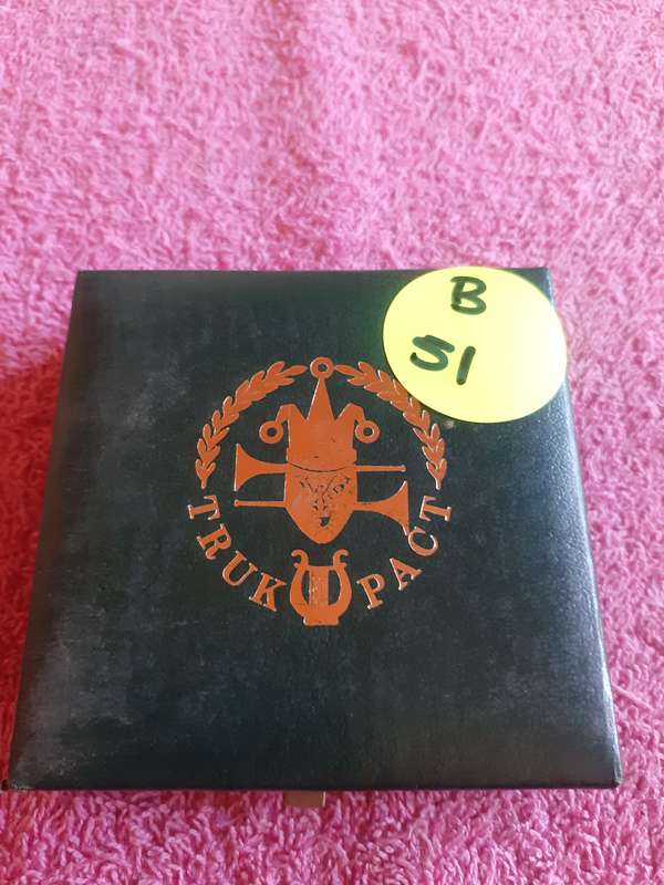 Empty Green Wooden Coin Holder Box. Truk Pact - SA Mint