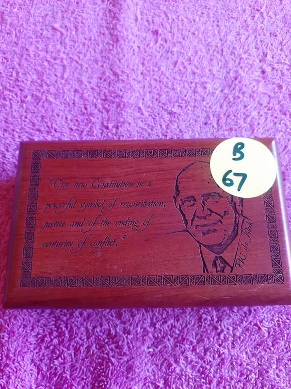 Empty Wooden Coin Holder Box. F W de Klerk - SA Mint 2007