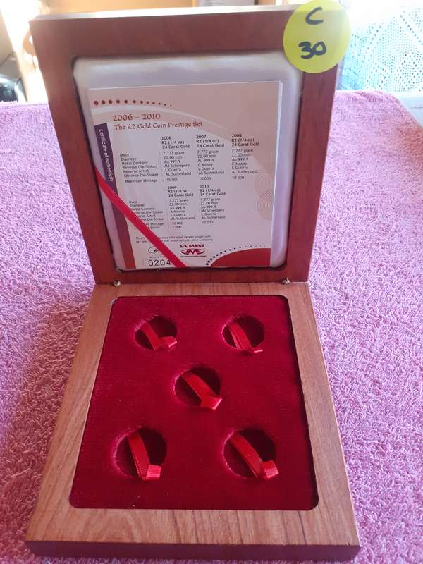 Empty Wooden Coin Holder Box. Fifa World Cup - 2006 - The R2 Gold Coin Prestige set