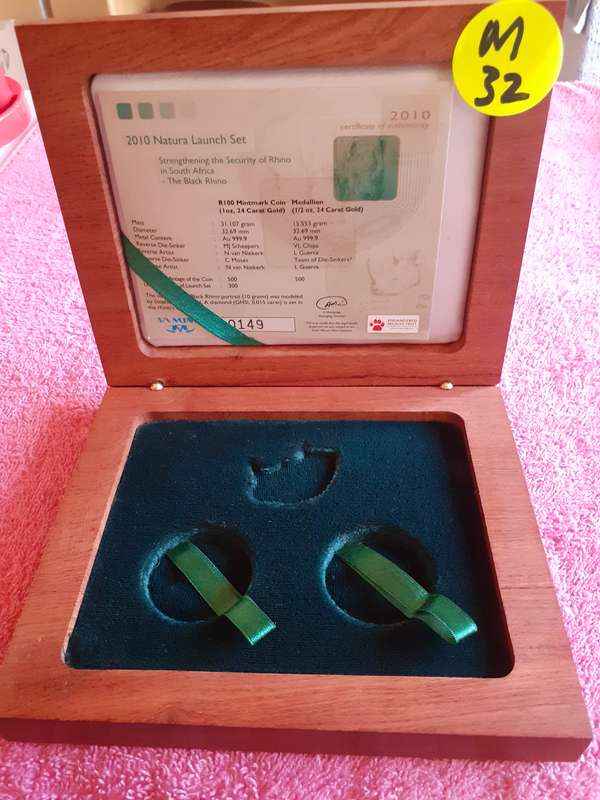 Empty Wooden Coin Holder Box. SA Mint - 2010 Natura Launch Set - The Black Rhino