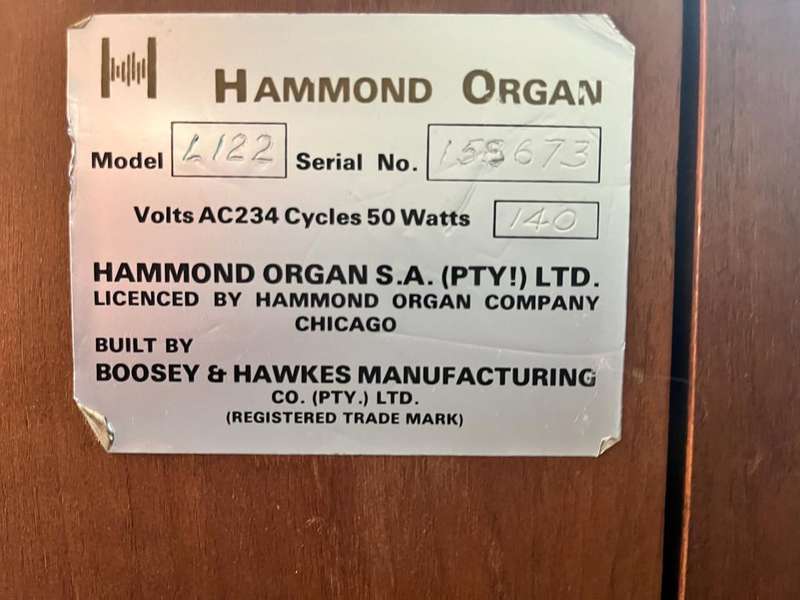 HAMMOND L122 ORGAN