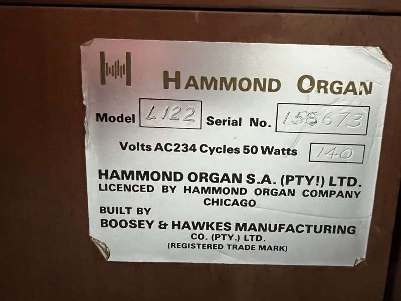 HAMMOND L122 ORGAN