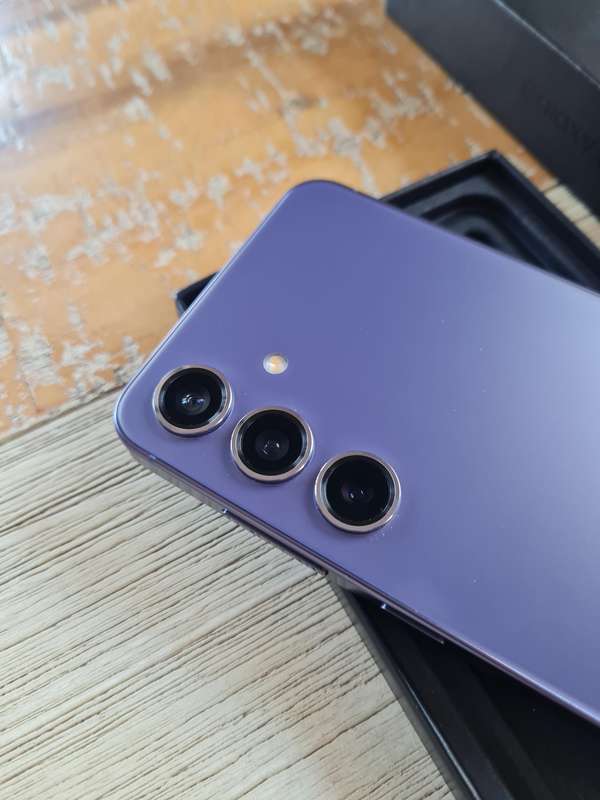 Samsung Galaxy S24 256GB Cobalt Violet