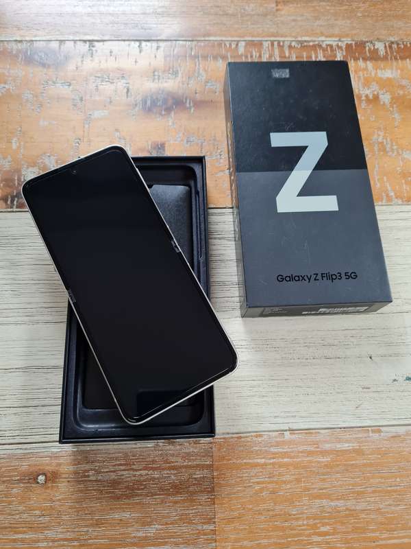 Samsung Galaxy Z Flip3 256GB Cream
