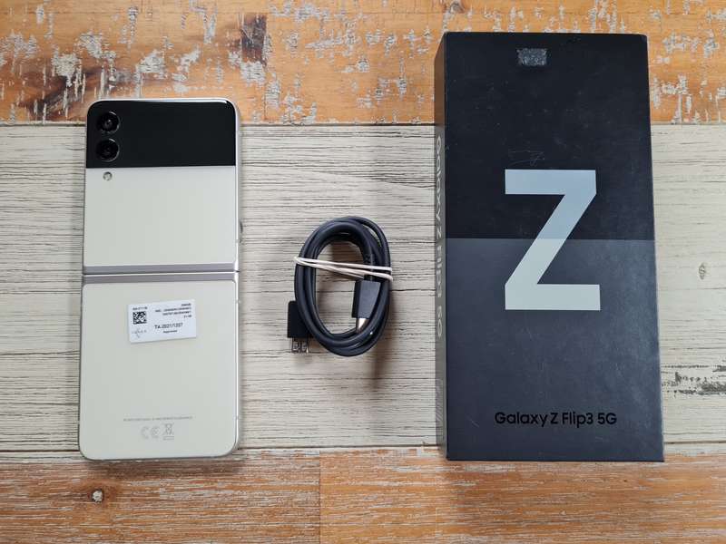 Samsung Galaxy Z Flip3 256GB Cream