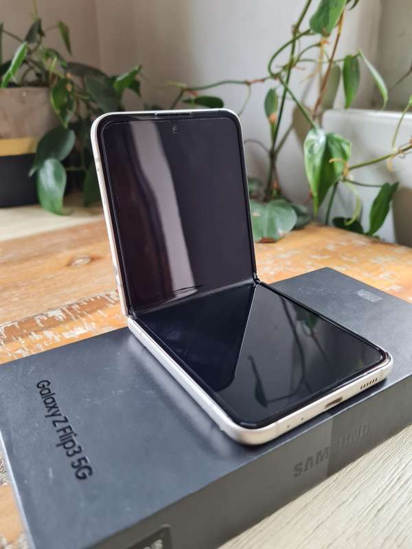 Samsung Galaxy Z Flip3 256GB Cream