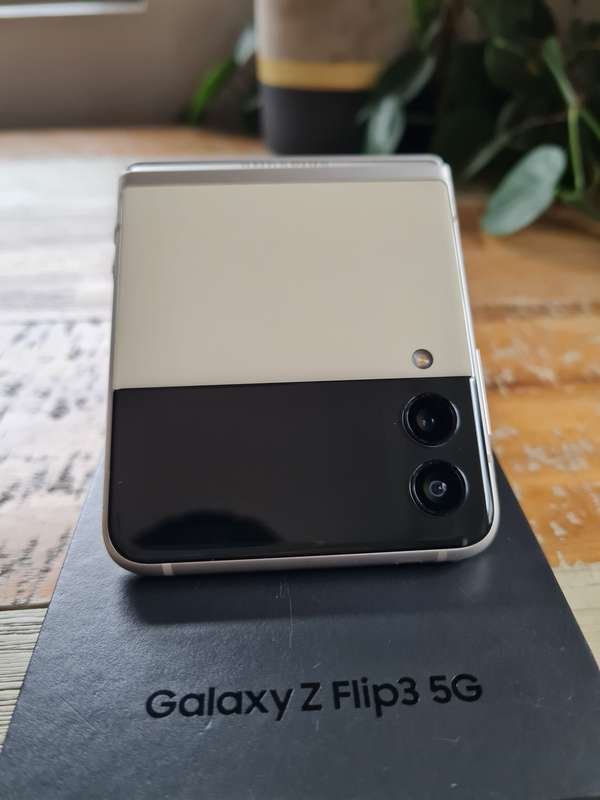 Samsung Galaxy Z Flip3 256GB Cream