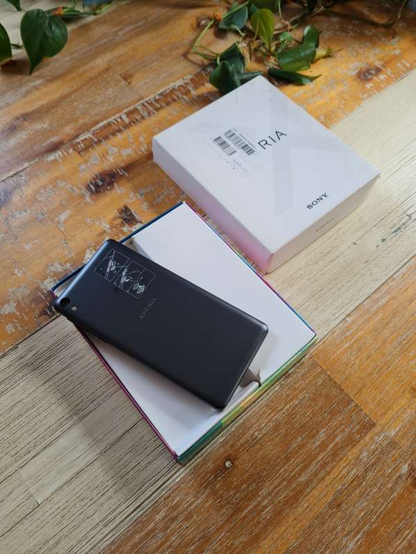 Sony Xperia E5 16GB Graphite Black