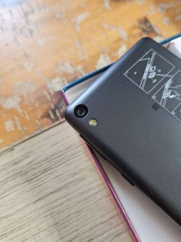 Sony Xperia E5 16GB Graphite Black