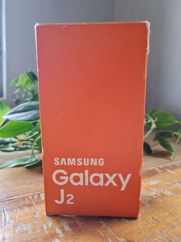 Samsung Galaxy J2 8GB Gold