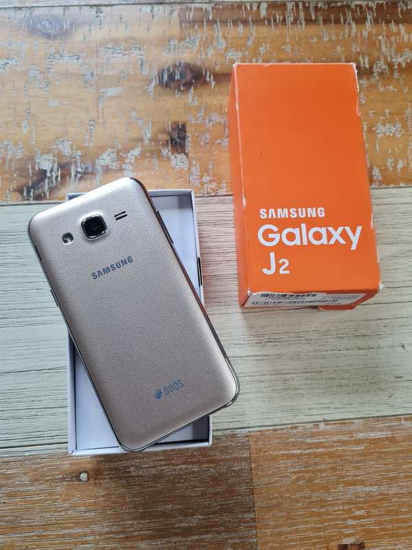 Samsung Galaxy J2 8GB Gold