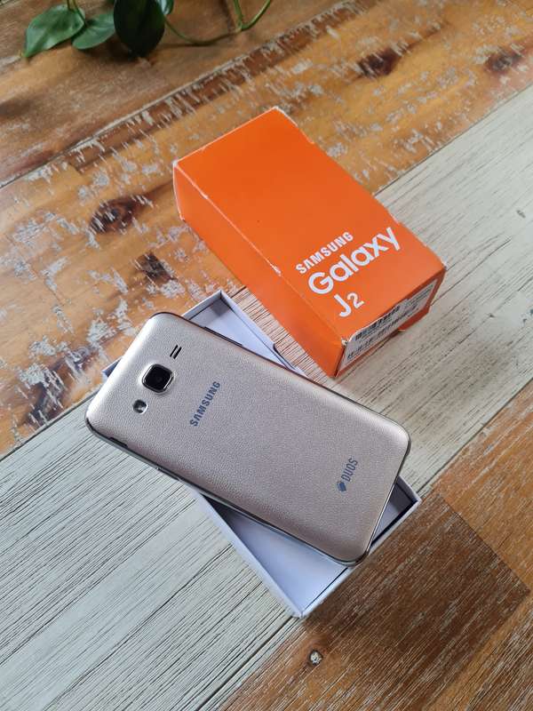 Samsung Galaxy J2 8GB Gold