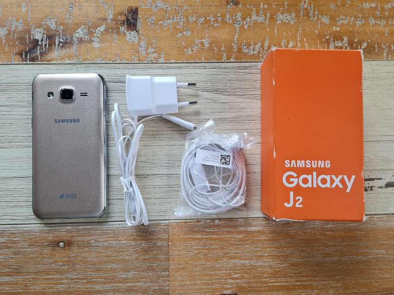 Samsung Galaxy J2 8GB Gold