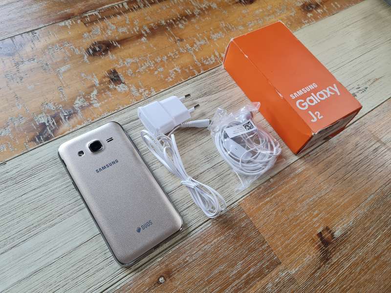 Samsung Galaxy J2 8GB Gold