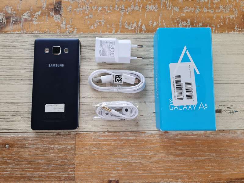 Samsung Galaxy A5 16GB Midnight Black