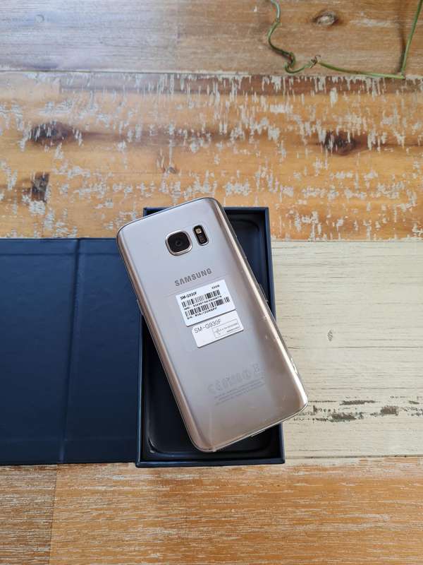 Samsung Galaxy S7 32GB Gold Platinum
