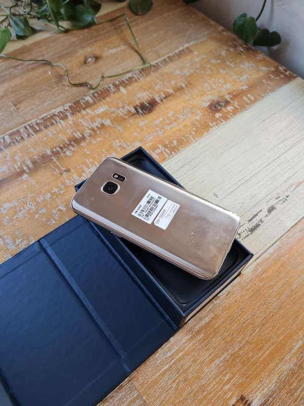 Samsung Galaxy S7 32GB Gold Platinum
