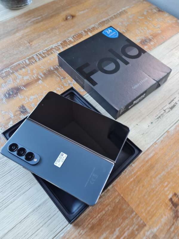 Samsung Galaxy Z Fold 4 256GB Graygreen