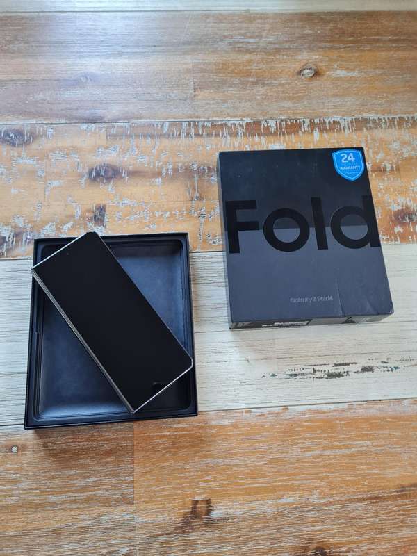 Samsung Galaxy Z Fold 4 256GB Graygreen