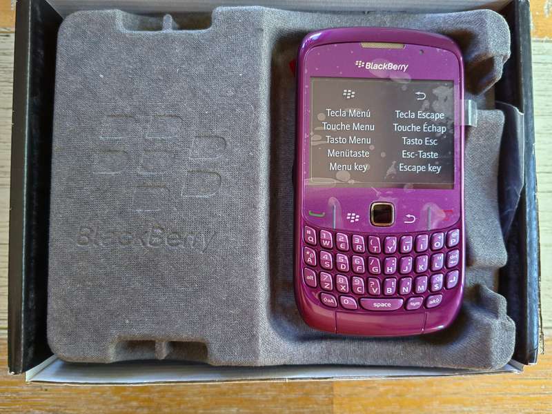 Blackberry 8520 Purple