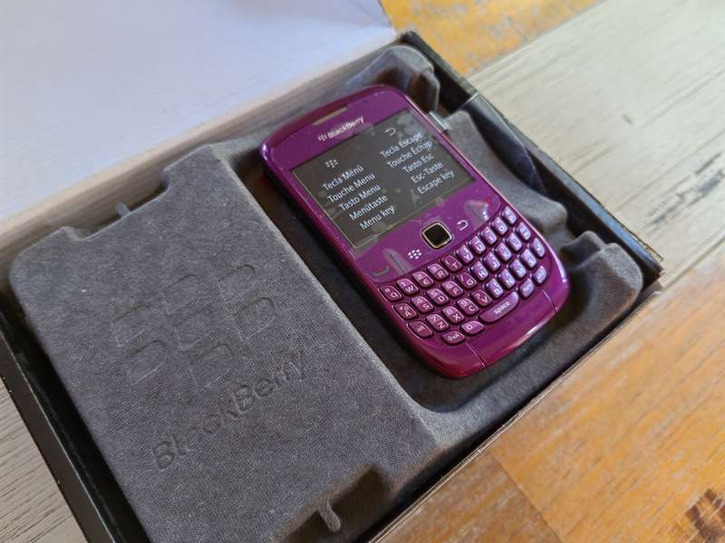 Blackberry 8520 Purple