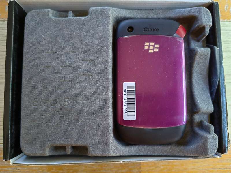 Blackberry 8520 Purple