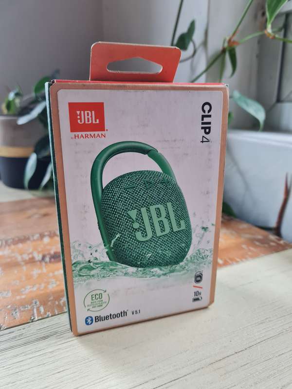 JBL Clip 4 Bluetooth Speaker Green