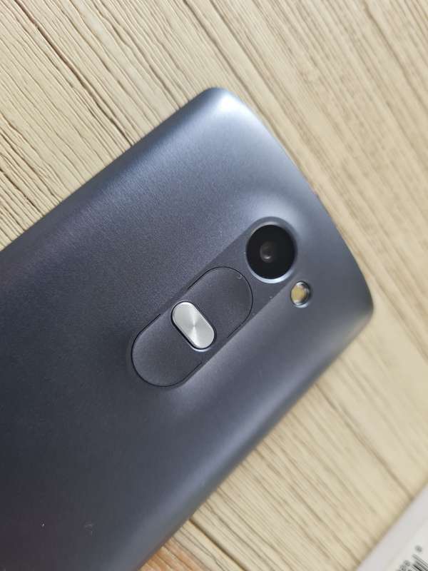 LG Leon LTE 8GB Black Titanium