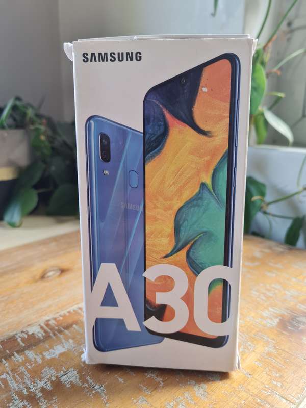 Samsung Galaxy A30 64GB Blue