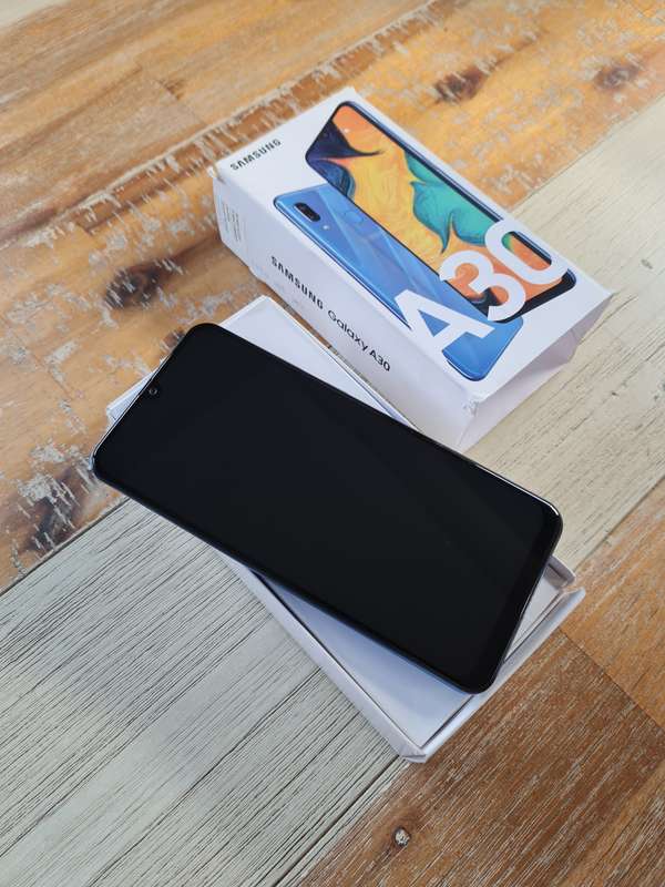 Samsung Galaxy A30 64GB Blue