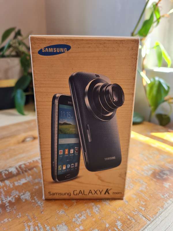 Samsung Galaxy K Zoom 8GB Shimmery White