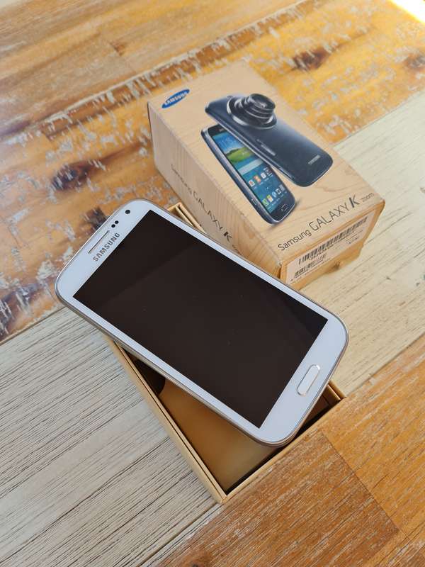 Samsung Galaxy K Zoom 8GB Shimmery White