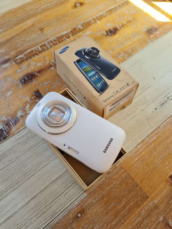Samsung Galaxy K Zoom 8GB Shimmery White
