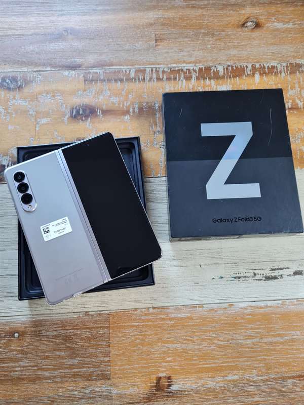 Samsung Galaxy Z Fold 3 256GB Phantom Silver