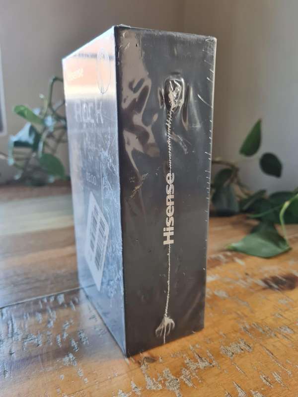Hisense Rock 32GB Black Gold