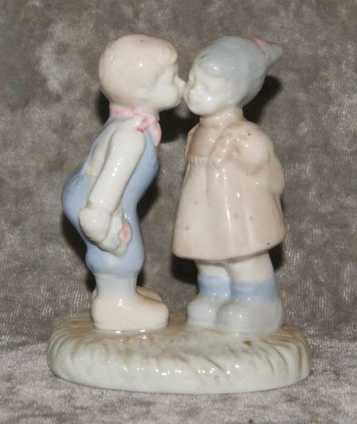 Heritage Porcelain "First Kiss" figurine