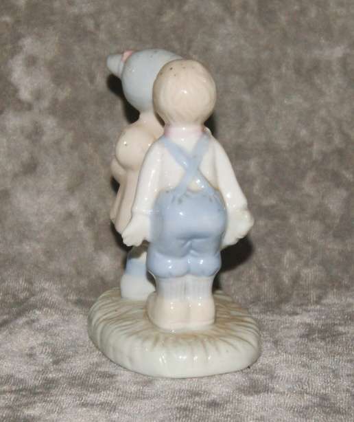 Heritage Porcelain "First Kiss" figurine