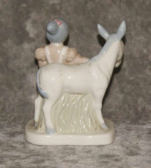 Heritage Porcelain "Flower Girl" figurine