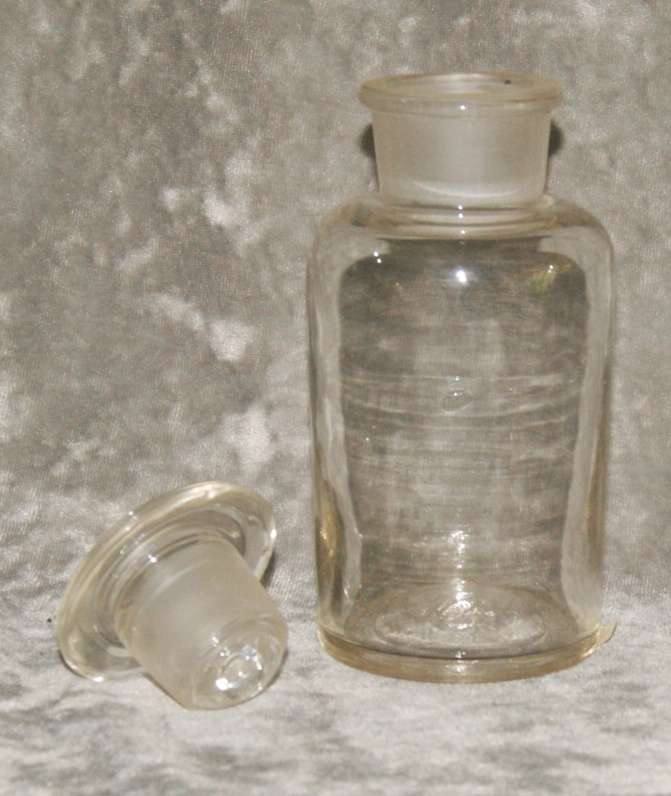 Scientific chemical bottle with ground hand blown glass stopper (300ml)