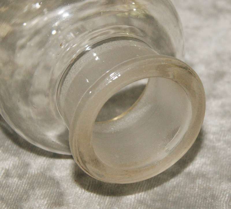 Scientific chemical bottle with ground hand blown glass stopper (300ml)