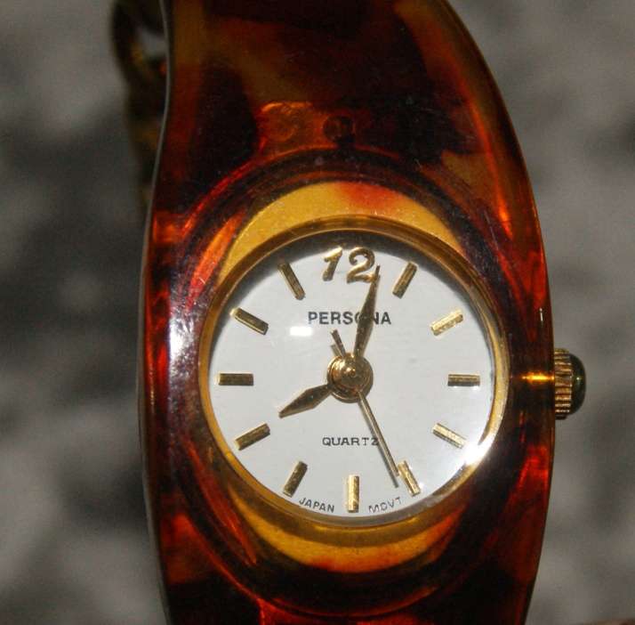 Persona Quartz watch (needs battery)