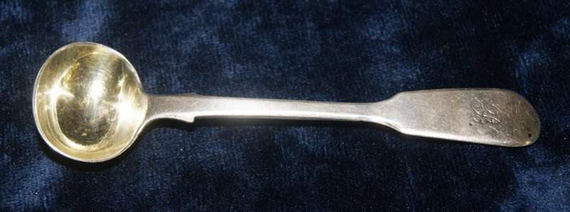 Hallmarked silver London 1845 mustard spoon (15.4g) @ ccrraazzyy low R1 start