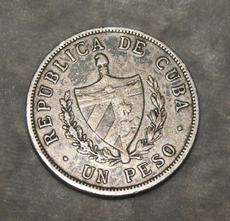1915 Republica De Cuba un Peso 90% silver XF-AU