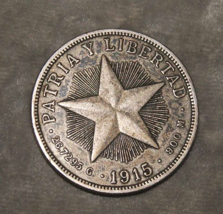 1915 Republica De Cuba un Peso 90% silver XF-AU