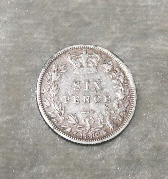 1887 Victoria 1st portrait sixpence KM757