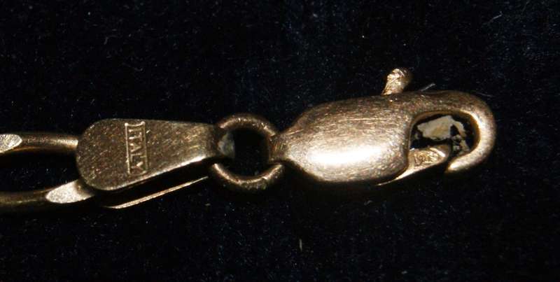 9ct Gold necklace (11.1g) @ ccrraazzyy low R1 start