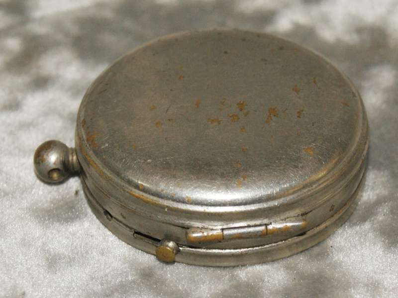 Vintage pocket case compass