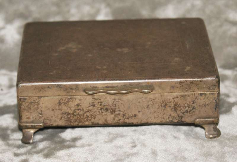 Aristocrat EPNS footed cigarette box